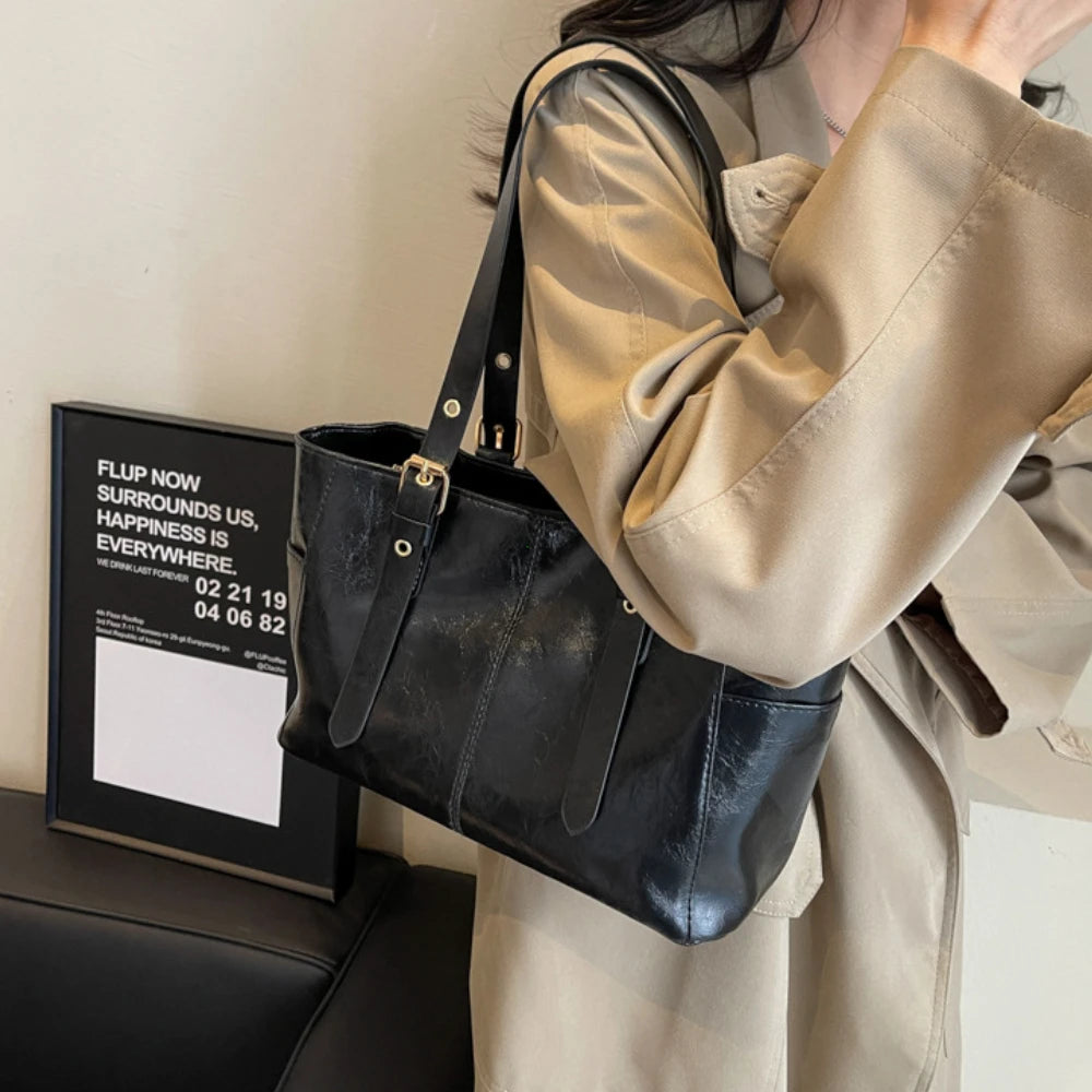 2026 Neue Koreanische Retro PU-Leder Ketten-Schultertaschen Damen Mode Schwarze Große Kapazität Tragetasche Hochwertige Damenhandtaschen