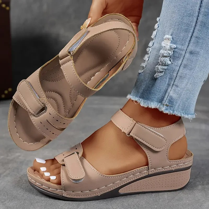 Damen Sandalen Sommer Neu Offene Zehen Mode Sandalen 2025 Neu Weiche Sexy Keilabsatz Schnalle Orthopädische Schuhe Damen Sandalias De Mujer