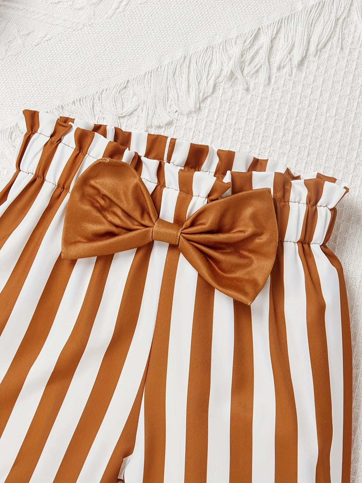 Freizeit-Shorts-Set für Mädchen: Braunes Tanktop + gestreifte Shorts mit Schleife, zweiteiliges Outfit, geeignet für Mädchen im Alter von 3-10 Jahren, vielseitige Kleidung für Sommer, Zuhause, Ausflüge und Schule