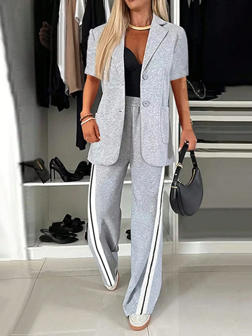 2-teiliges Damen-Set: Lässige Pendler-Sportjacke mit modischen Streifen und kurzärmeligem Blazer sowie Hose – Zweiteiliger Anzug