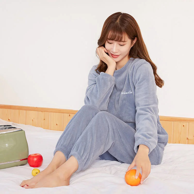 Winter-Pyjama, warmes Pyjama-Set aus Korallen-Fleece, kann außerhalb des Pyjamas getragen werden, lockeres Oberteil, elastische Taille, Hose, Heim- und Freizeitkleidung