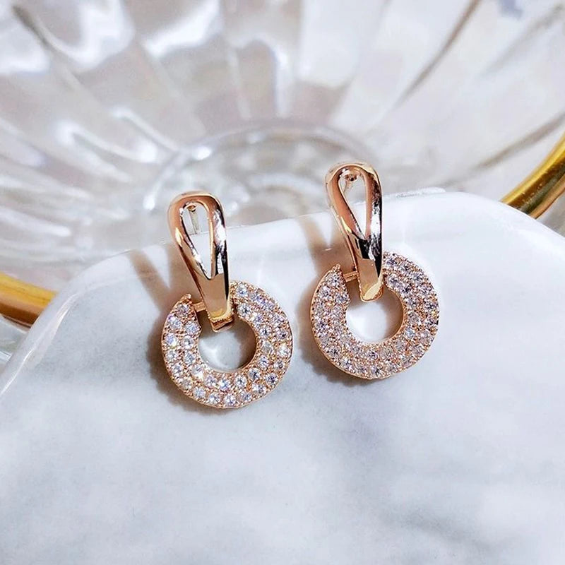 Exquisite luxuriöse runde Zirkon-Ohrstecker für Frauen, glänzender Strass-Mond-Bienen-Ohrring, geometrischer Ohrring, Party- und Hochzeitsschmuck