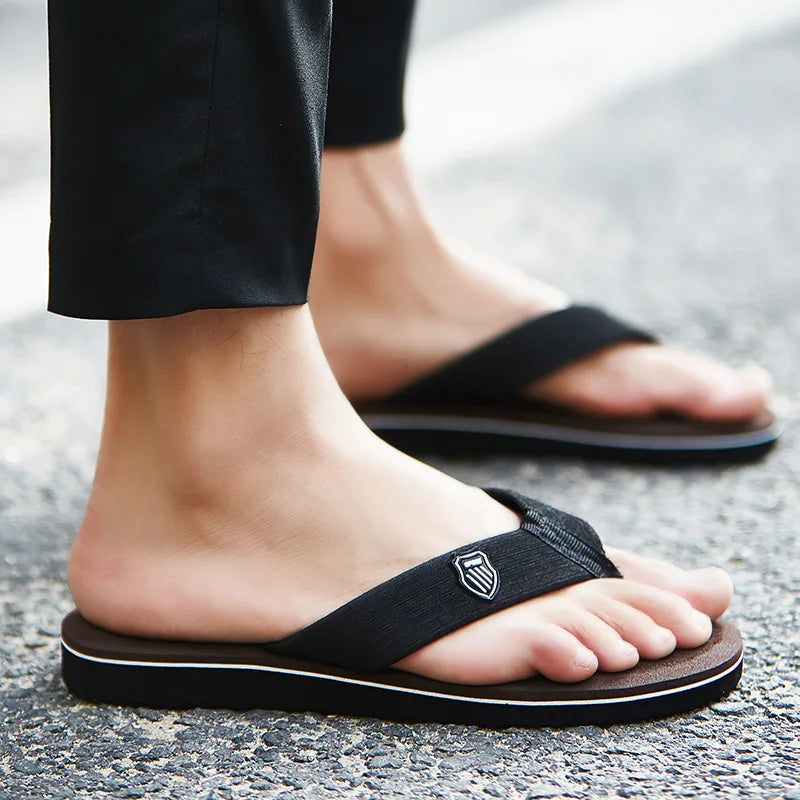 2023neue Männer Hausschuhe Eva weiche Seiten Schuhe Garten Sandstrand Schuhe Keile süße Sandalen Anti-Rutsch-Plattform Flip Flops für Stenio
