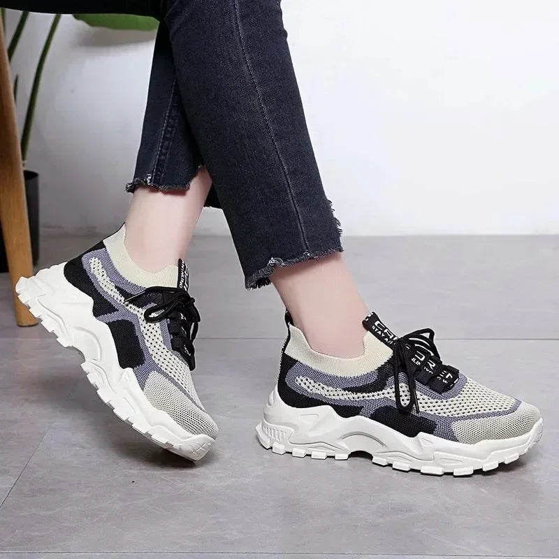 2025, leichte Laufschuhe für Damen, Air-Mesh-Schnür-Sneaker, flache Sohle, lässige modische Tennisschuhe für Outdoor-Aktivitäten