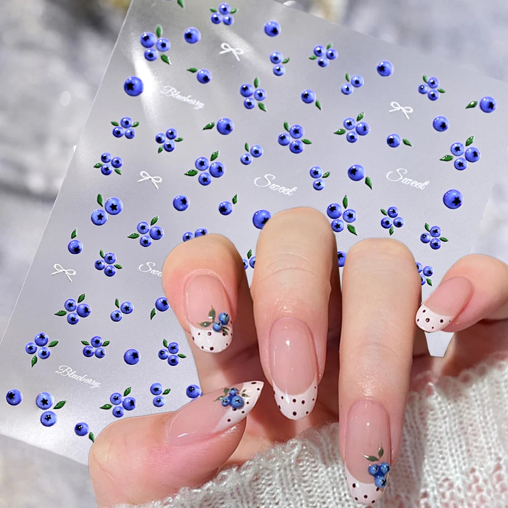 1 Stück Neuer Niedlicher Blaubeer-Frucht-Nagelaufkleber 5D Geprägte Polka Dot Französische Blaubeer-Sommer-Nageldekoration DIY Maniküre-Abziehbilder