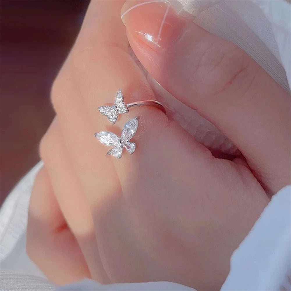 Mode Einstellbare Offene Acryl Kristall Schmetterling Ring Für Frauen Kpop Silber Farbe Zirkon Finger Ring Partei Schmuck Großhandel