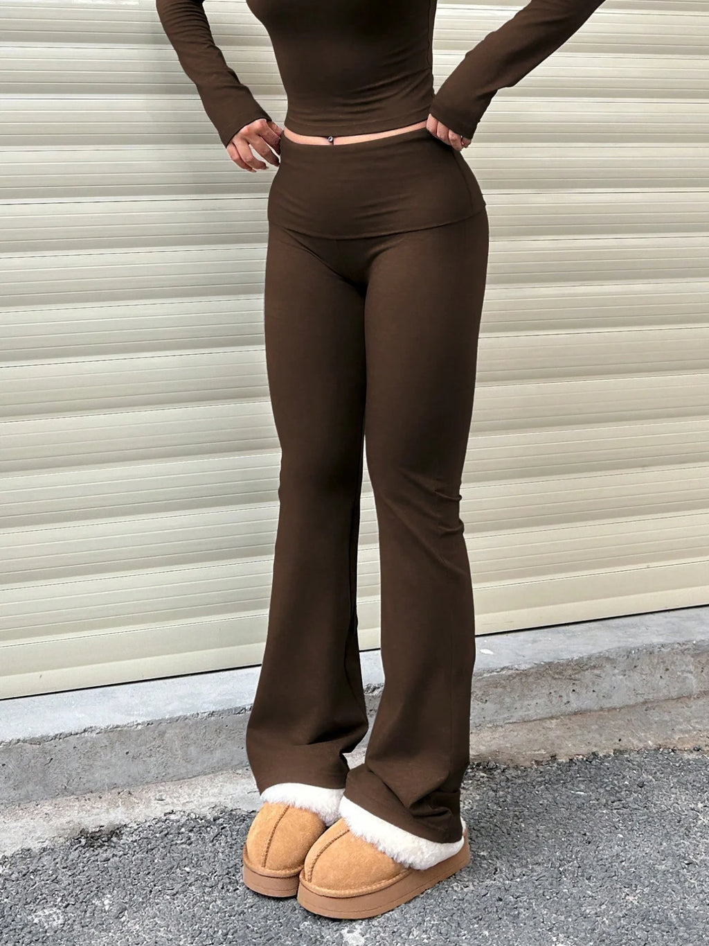 2026 Frühling Chic Drops Rich Brown Damen High-Waist Flare-Hose, bodenlang, dehnbar, schmal geschnitten, hüftformend, lässig, für Streetwear & Alltag