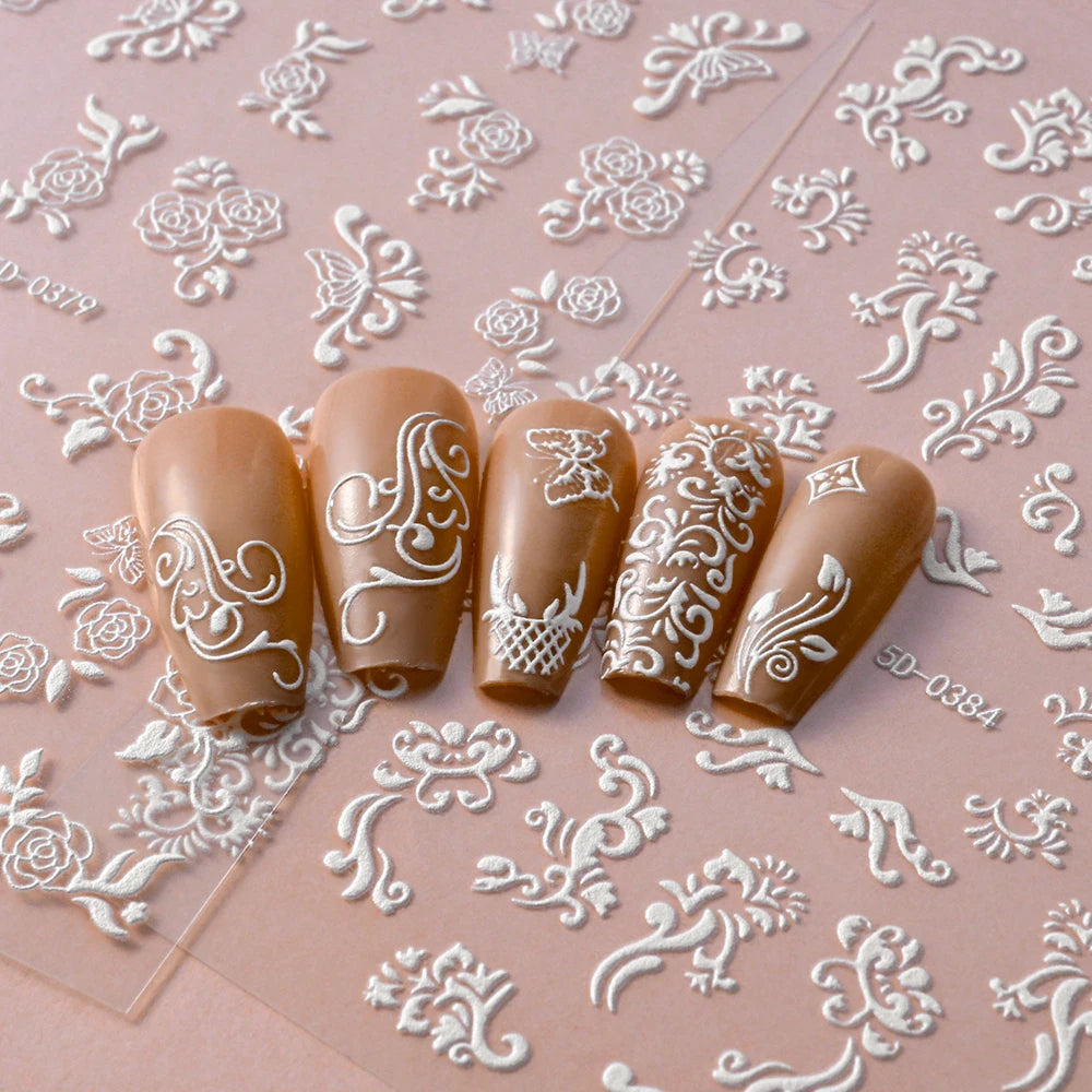 1 Stück 5D geprägte weiße Spitze Blume Nail Art Aufkleber Acryl Blumen Blatt Schmetterling Charme selbstklebende Schieber 10 * 8 cm Maniküre Aufkleber