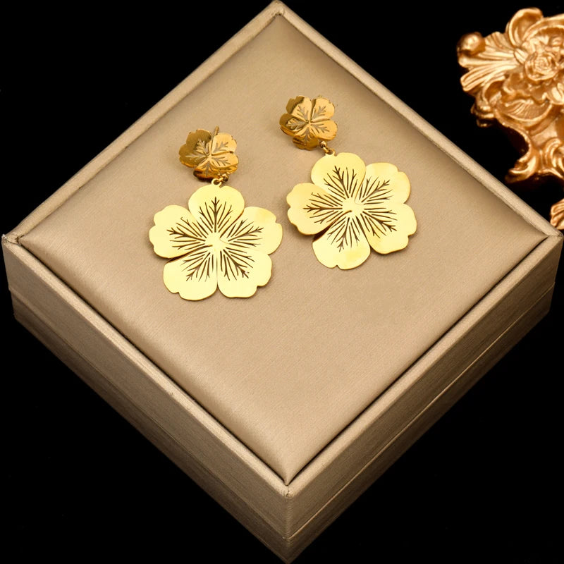 EILIECK Trendige Damen-Ohrringe mit Blumenmuster und rosa Zirkonia, Edelstahl, wasserabweisend, für den Alltag, Schmuck, Geschenk für Damen