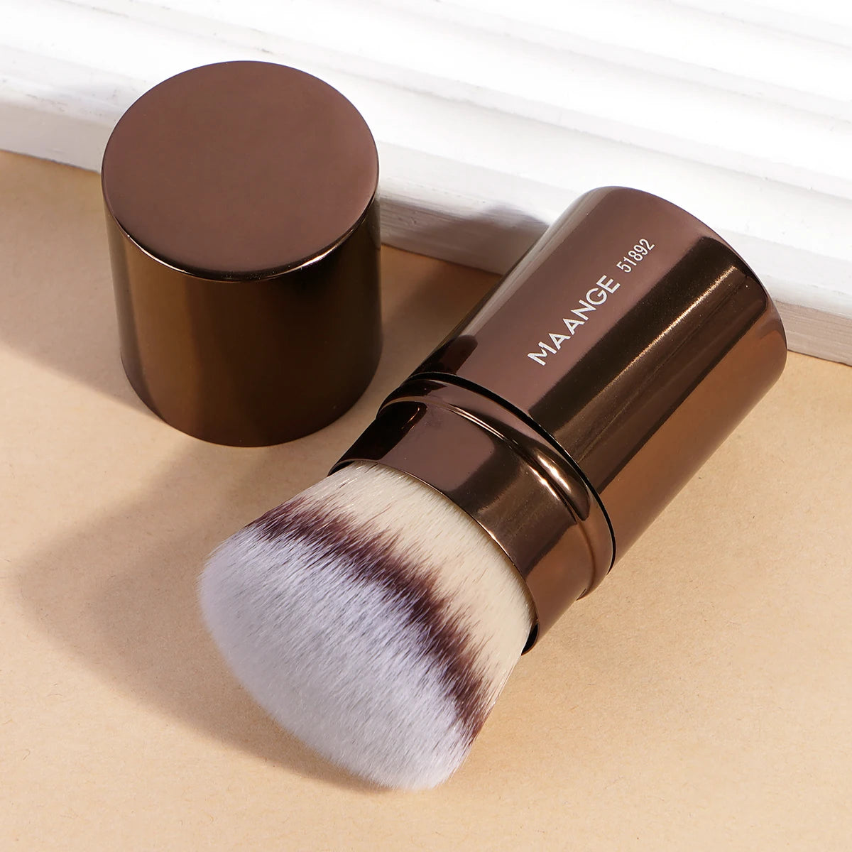MAANGE 1 Stück einziehbarer Rougepinsel, Kabuki Foundation-Pinsel, weiches, dichtes Pulver, Kontur-Make-up-Pinsel, tragbares Make-up-Schönheitswerkzeug