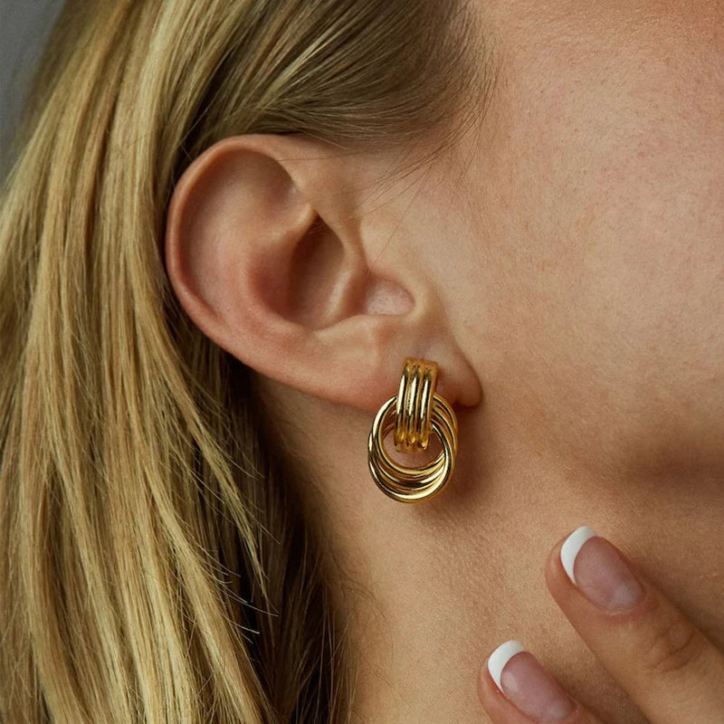 Mode Glänzende Drei-Schicht Strukturierte Kreuzung Knoten Ohrringe für Frauen Gold Farbe Kupfer Legierung Ohrring Vintage-Schmuck Geschenke