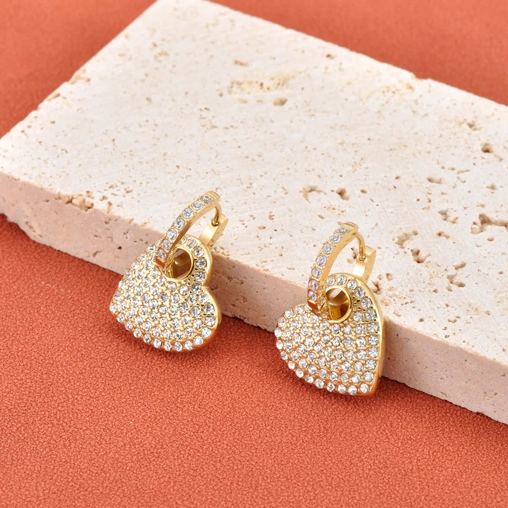 JeeMango Luxuriöse romantische Liebes-Herz-Creolen für Damen, Edelstahl, Zinkon-Kristall, Hochzeit, Brautohrringe, Schmuck E26036