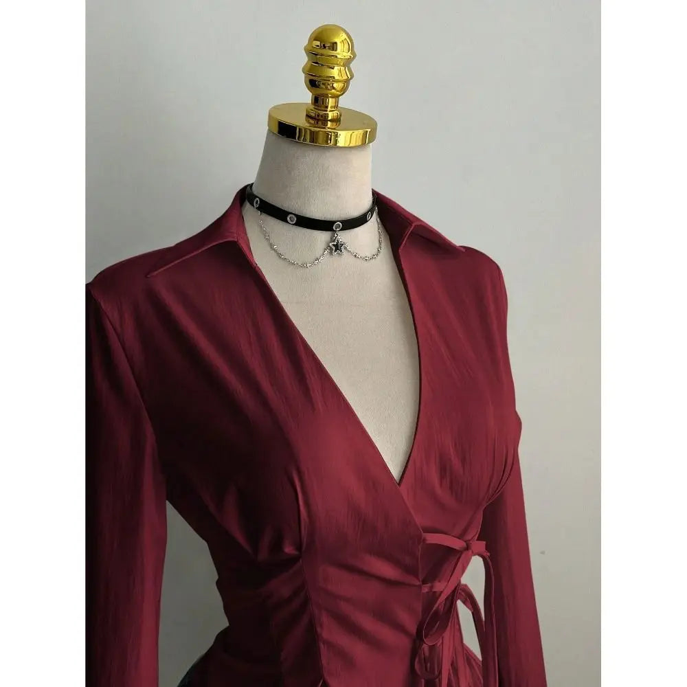 Trendige, schmal geschnittene Damen-Langarmbluse mit tailliertem Schnitt, eleganter V-Ausschnitt, einzigartige Harajuku-Blusen für Frauen für ein Date.