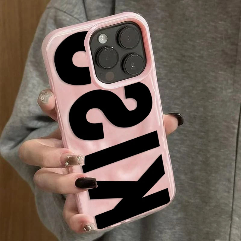 Personalisierte Handyhülle mit englischen Buchstaben und Kuss-Motiv für iPhone 17 16 15 Pro 14 11 12 13 Pro Max Air 16 Plus – Weiche TPU-Schutzhülle