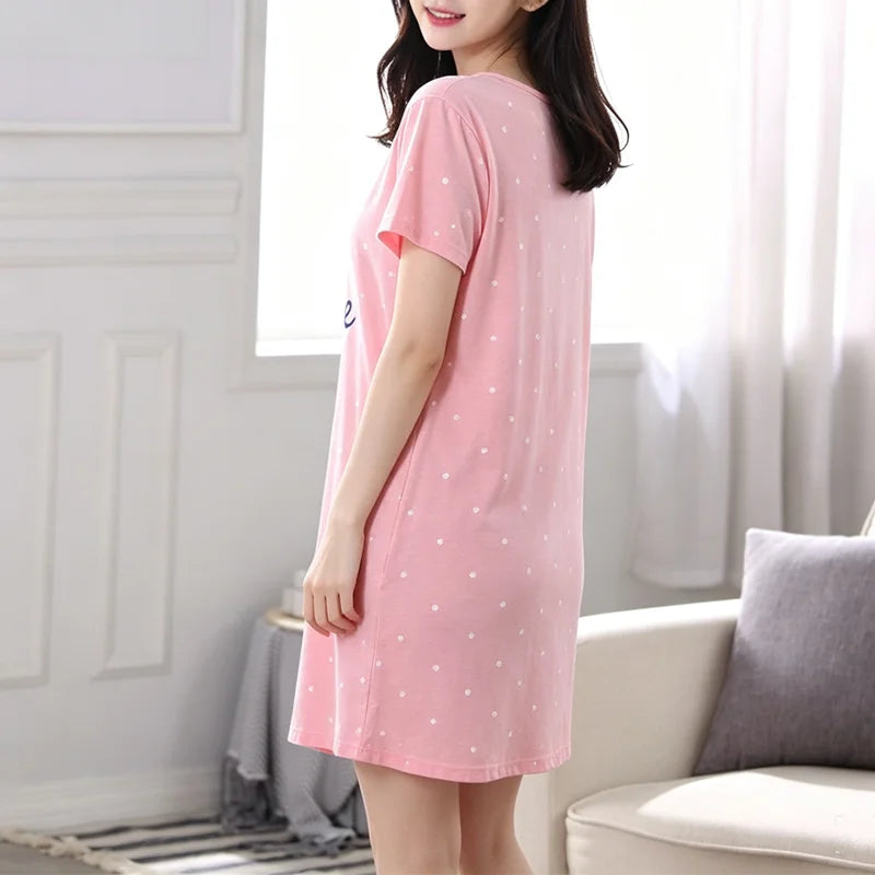 Damen-Pyjama in großen Größen, kurzärmeliges Nachthemd mit herzförmigem Muster, langer Studentenmantel, langer Rock mit Hasenmuster, Loungewear, Mädchenkleid