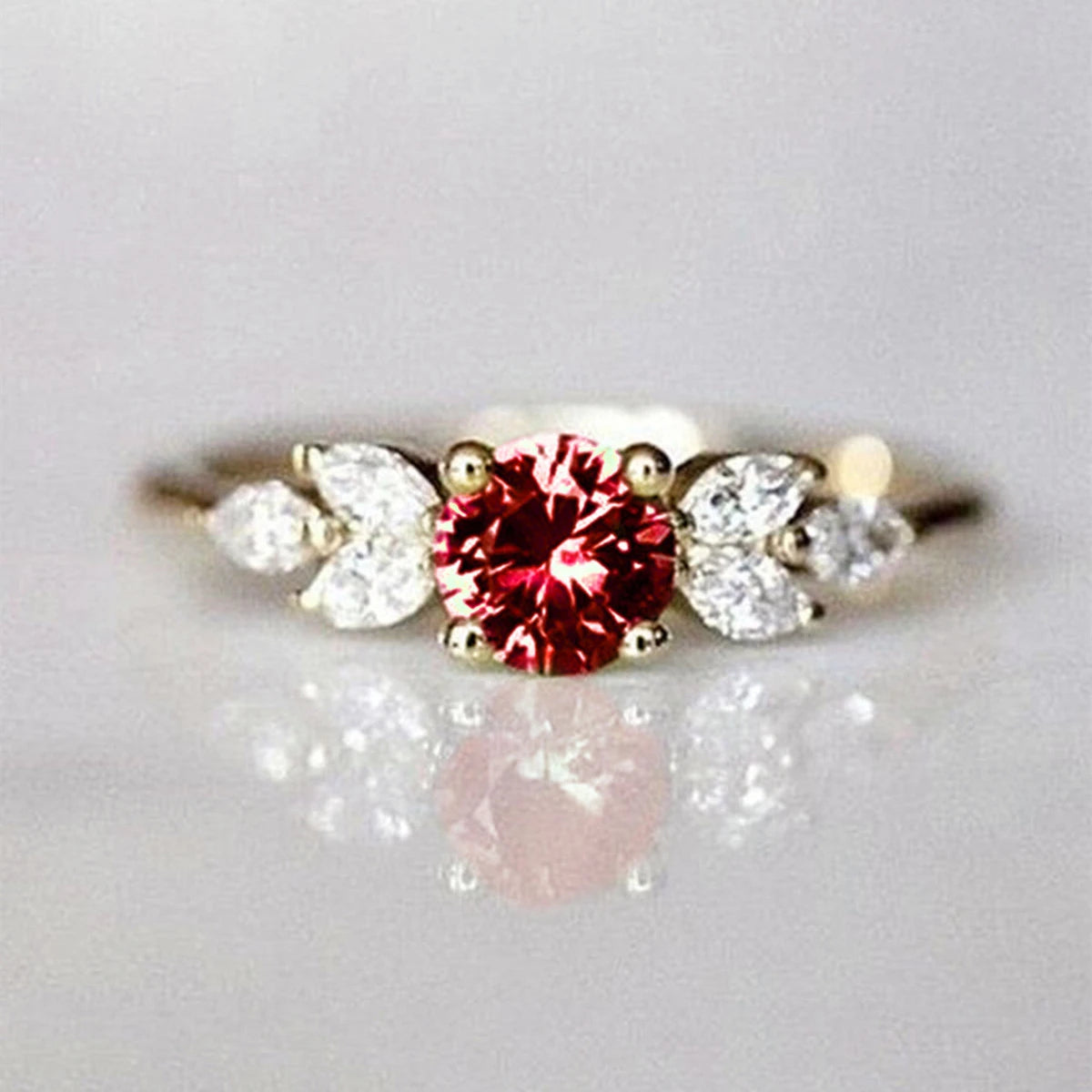 Huitan Ästhetischer, vielseitiger Damenring, frischer Stil, für den Alltag, Party, trendiges Zubehör, eingelegter, heller CZ, eleganter Schmuck für die Hochzeit