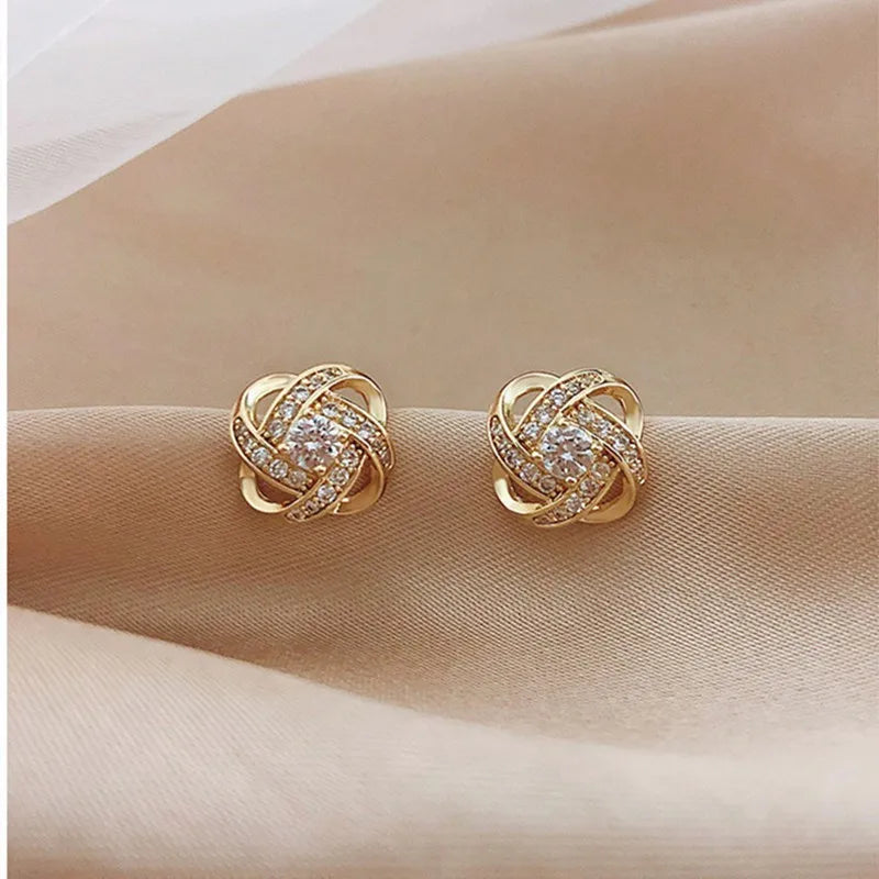 Leichte Luxus-Zirkon-Ohrstecker, einfache geometrische Kreuz-Ohrringe, exquisiter Ohrschmuck für Hochzeiten und Partys, Geschenke für Frauen C