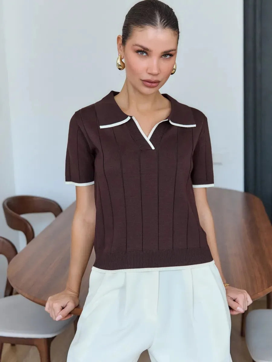 Braunes Kontrast-Poloshirt mit Weißer Einfassung für Damen Kurzarm V-Ausschnitt Slim Fit Lässige Strickware