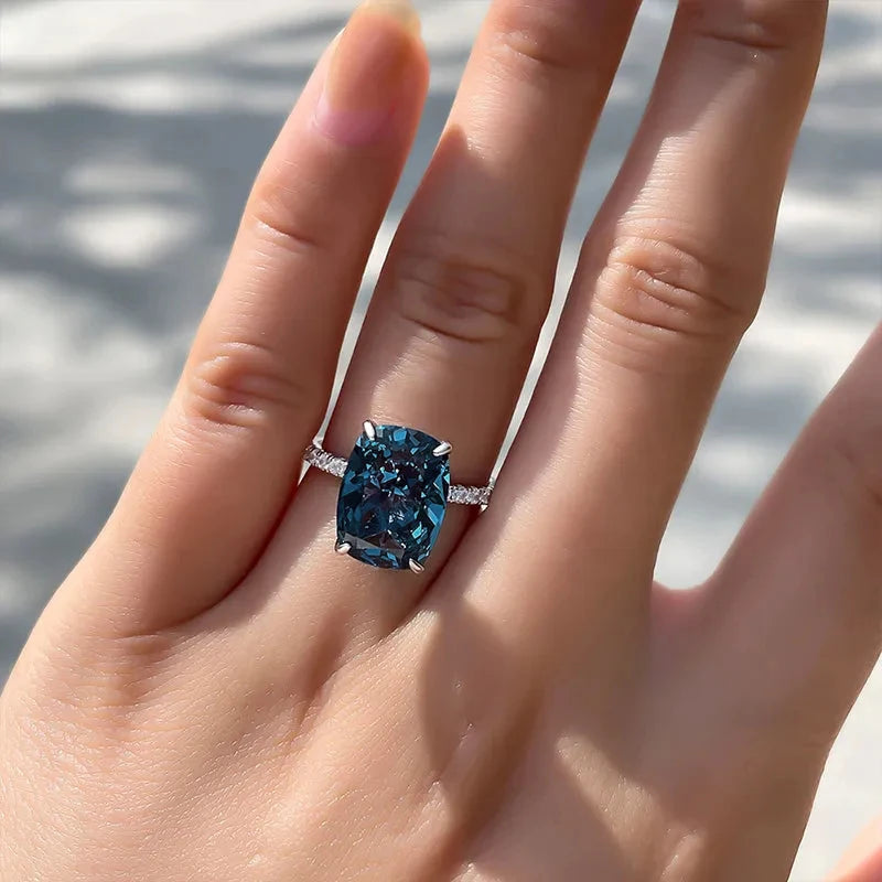 Huitan geometrische dunkelblaue cz Ringe für Frauen einfaches Design Luxus Hochzeits feier Braut Accessoires Jubiläums geschenk neuen Schmuck