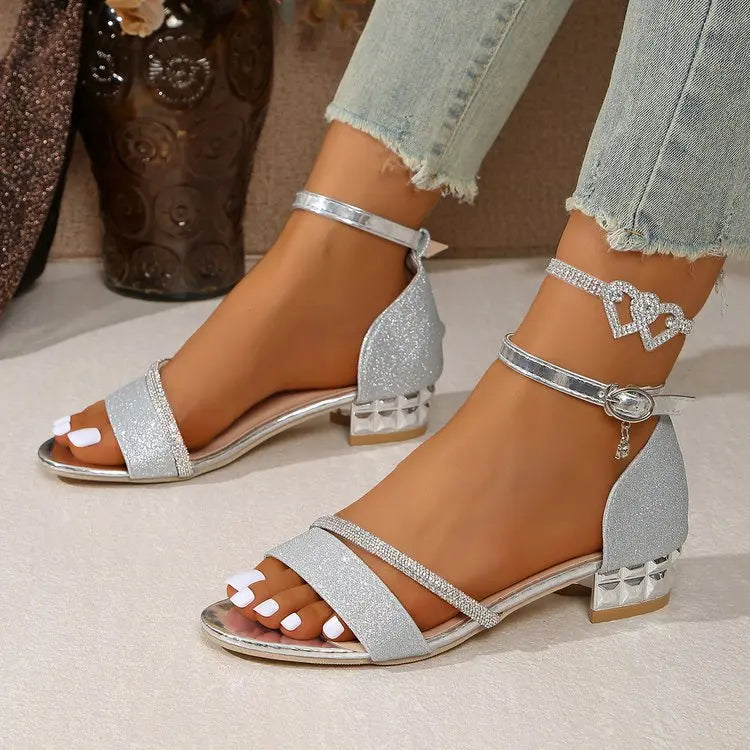 Sommerliche Übergrößen-Sandalen für Damen mit Modernem Absatzdesign, Modischer Knöchelriemen, Glitzernde Kristalle und Niedrigem Absatz