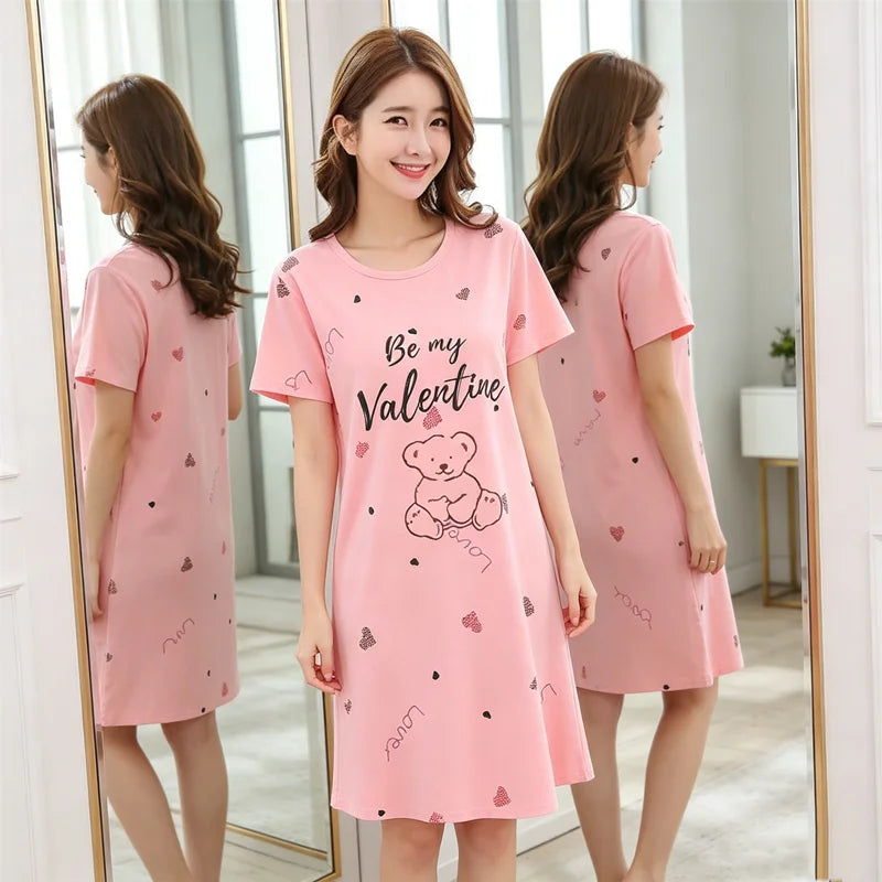Damen Übergrößen-Pyjama Kurzärmeliges Nachthemd Cartoon-Bär Langer Studenten-Bademantel Hasen-Maxirock Loungewear Mädchenkleid