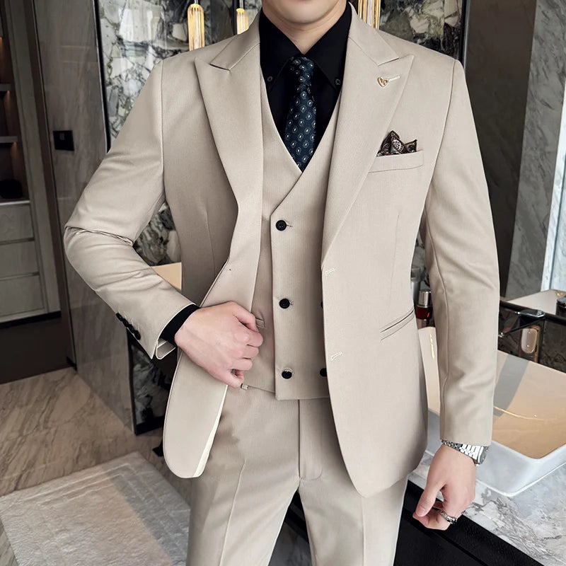 Slim-Fit Dreiteiliges Set im koreanischen Stil mit zwei Knöpfen für Trauzeugen, formelle Hochzeit, Business-Anzug, hübscher Bräutigam, Trauzeugenkleid, hoch