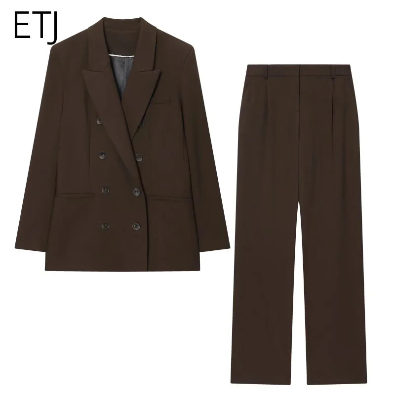 ETJ 2025, neue Mode für Damen, alle mit zweireihiger Maillard-Anzugjacke mit Schulterpolstern und passender Anzughose