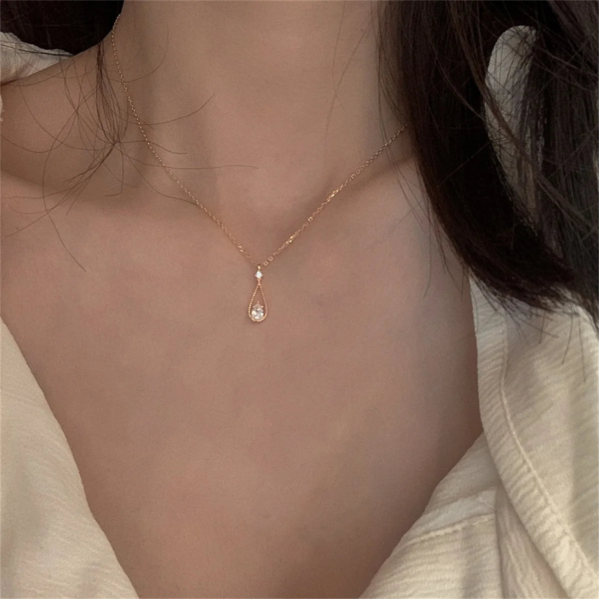 Vintage Glänzende Zirkon Wasser Tropfen Anhänger Halskette Für Frauen Minimalistischen Waterdrop Schlüsselbein Kette Choker Hochzeit Schmuck