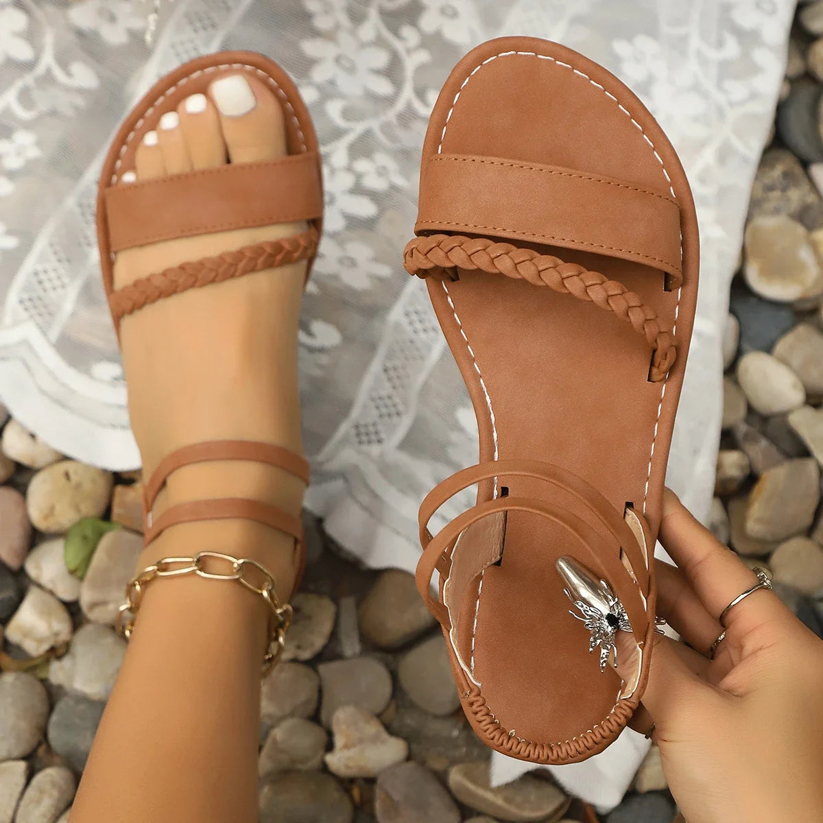 Modische lässige flache Sandalen für Damen, Übergröße, Damenschuhe, neuer Stil, geflochtener Fuß, elastisches Band, römische Strandschuhe