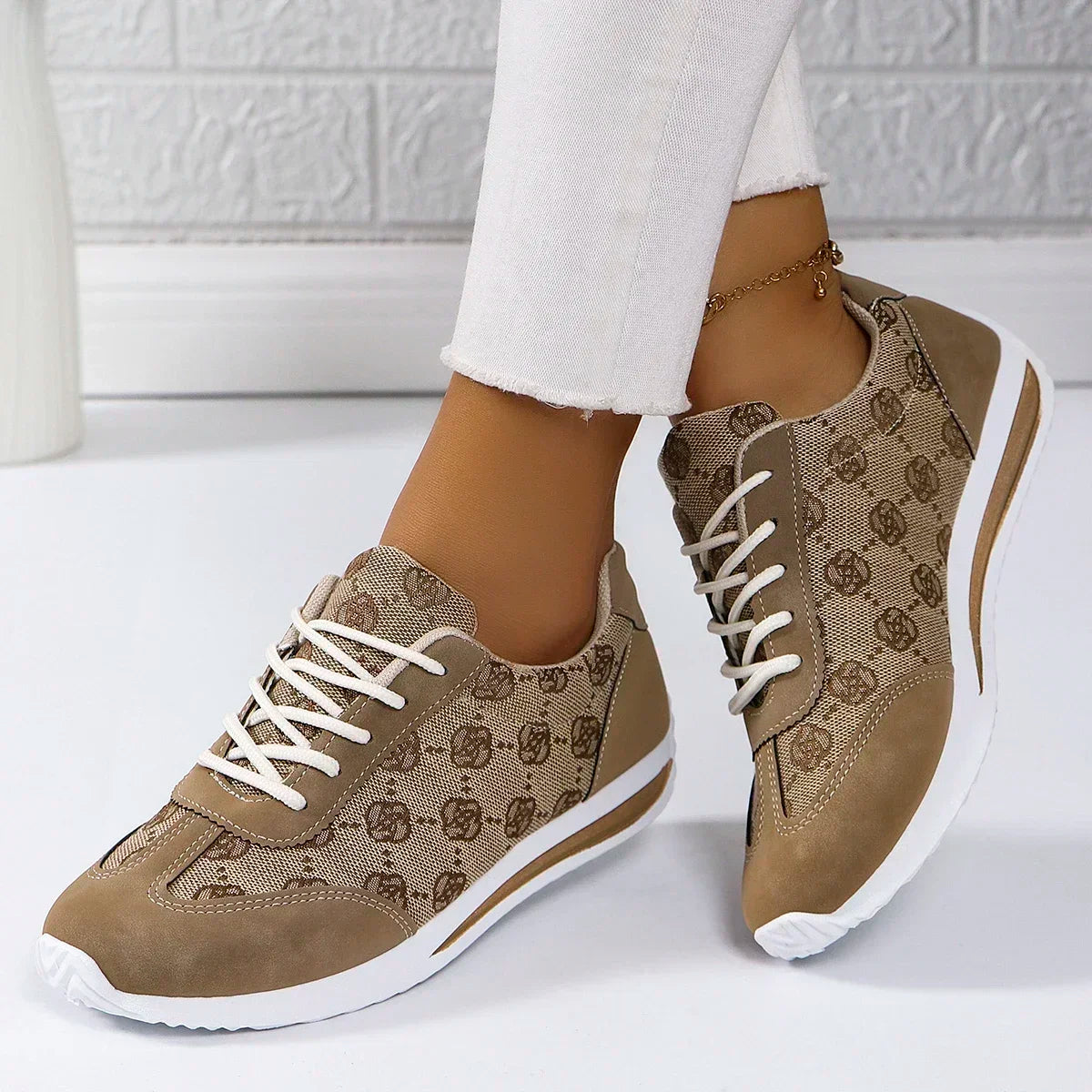 Frühling und Sommer Frauen Designer Mund Atmungsaktive Cross Strap Turnschuhe Flache Bequeme Casual Walking Turnschuhe Zapatos De Mujer