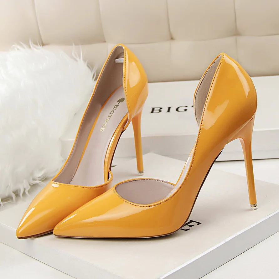 Frauen 7,5 cm 10,5 cm High Heels gelbe Pumps Büro sexy Stiletto Hochzeit Braut Scarpins kurze Absätze Dame sexy hohle Party Schuhe