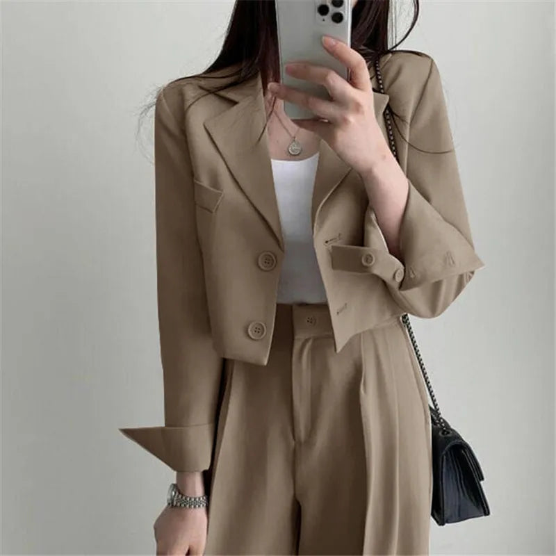 Anzug-Set für Damen: Blazer und Gerade Hose, Einreihig mit Umlegekragen, Büro-Outfit