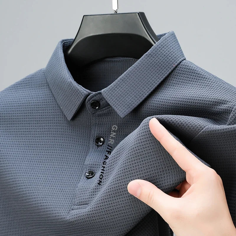 Herren-POLO-Shirt mit Waffelmuster und langen Ärmeln und lässigem Revers-Oberteil mit Buchstabendruck