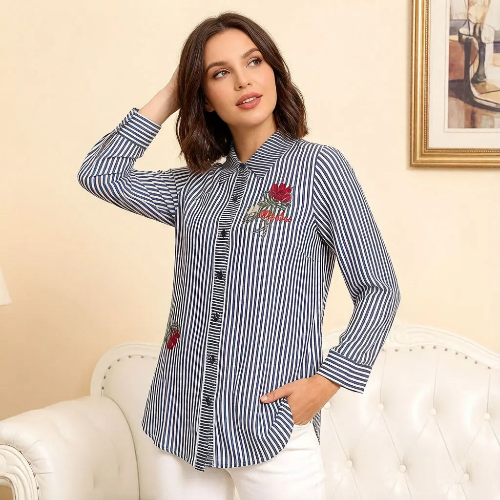 Damen Bluse mit Streifenmuster, blau-weiß, vertikale Streifen, Reverskragen, Langarm-Shirt mit roter Blumenstickerei und Perlenverzierung, Casual