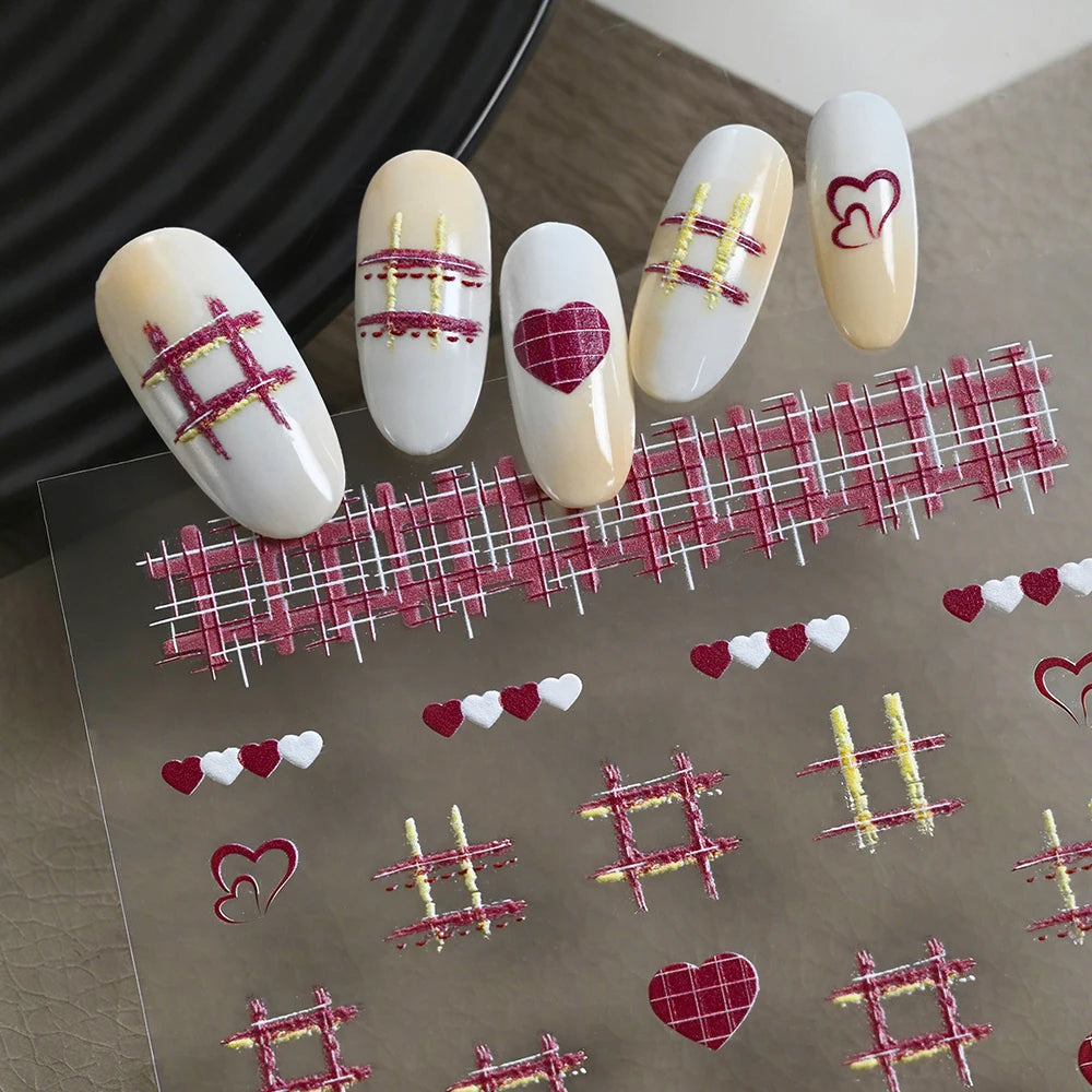 1 Stück 5D Süße Herz-Karo-Präge-Nagelkunst-Sticker, karierte Liebesherzen im koreanischen Stil, französische Nagel-Abziehbilder, Maniküre-Dekorationen
