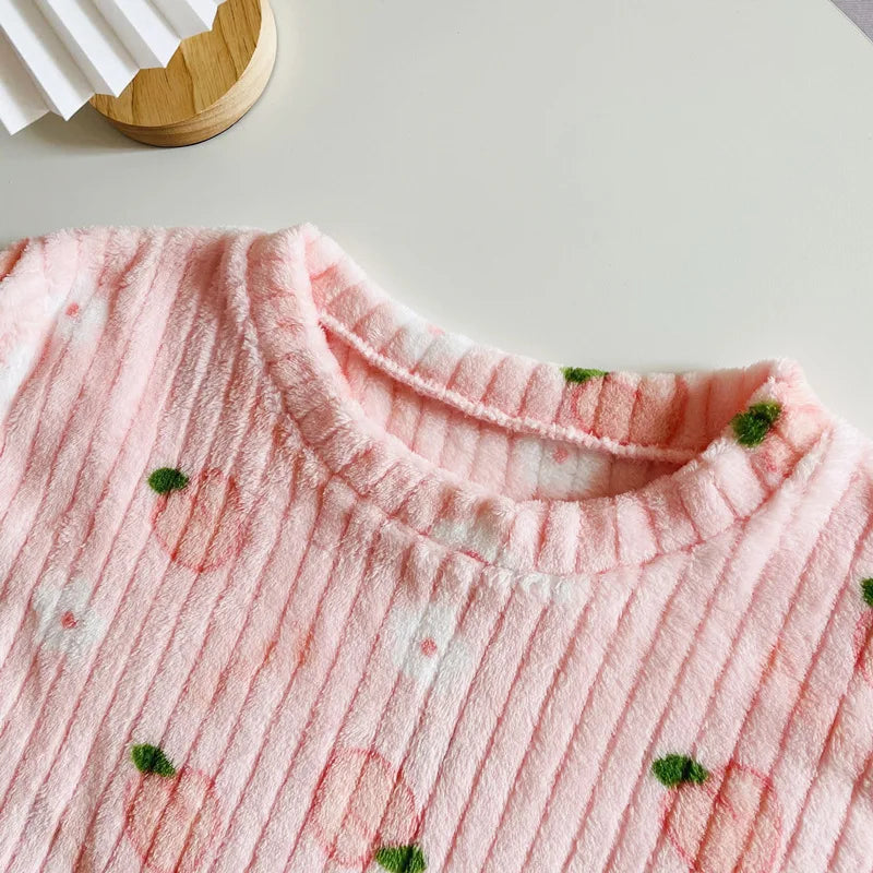 Herbst-Winter-Nachtwäsche, zweiteiliges Set, bezaubernder Pyjama aus pfirsichfarbenem Korallen-Flanell, modische warme Loungewear für Zuhause darüber hinaus