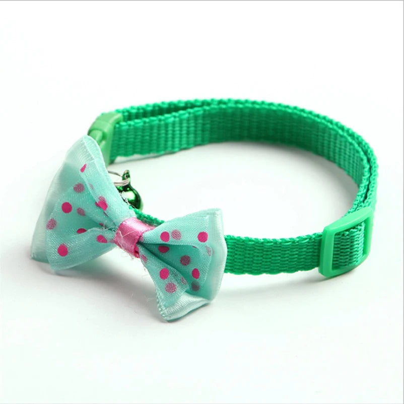 Modisches Schleifenhalsband für Hunde und Katzen, weiches und bequemes Haustierzubehör-Set mit Glocke, universelles Halsband für Katzen und Hunde.