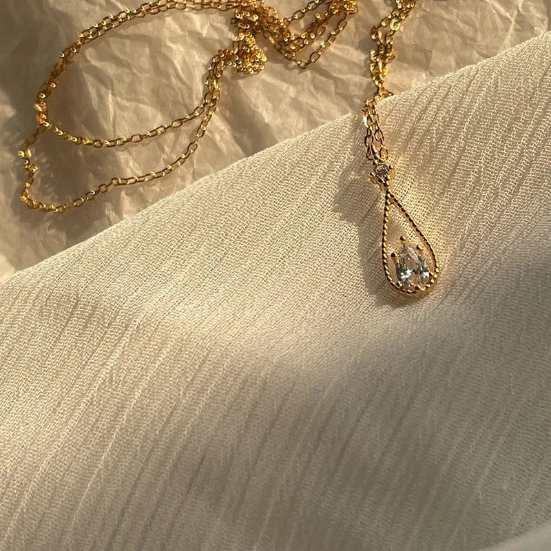 Trendy Zirkon Teardrop Anhänger Halskette für Frauen Strass Schmetterling Choker Kette Hochzeit Party Weihnachten Schmuck Geschenk