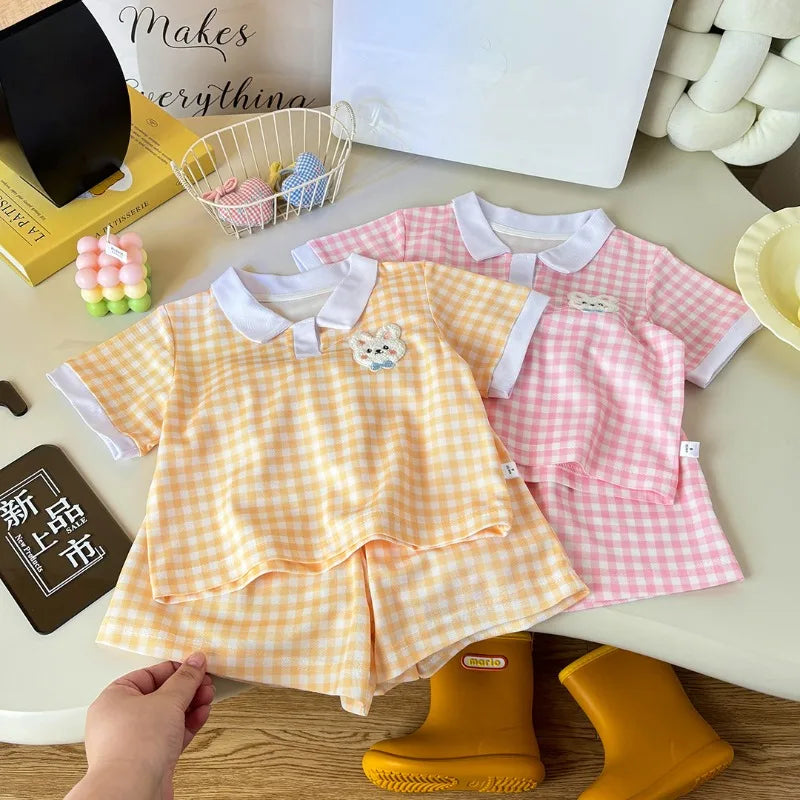 2-teiliges Set für Babys und Kleinkinder: Kariertes Polo-Oberteil + Shorts, Sommerliches Neues Stylisches Gestreiftes Freizeit-Set für Jungen und Mädchen
