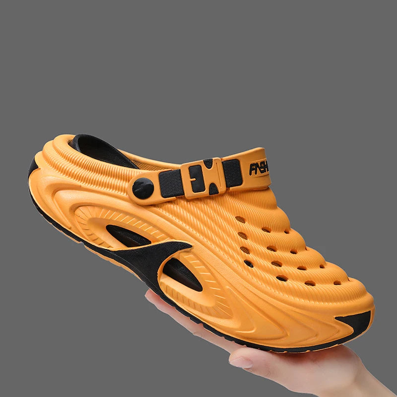 Sommer Herren-Slipper Strand-Clogs Outdoor-Sandalen EVA Weiche Bequeme Slides Herren Casual Wasser-Gartenschuhe Männliche Strand-Sandalen