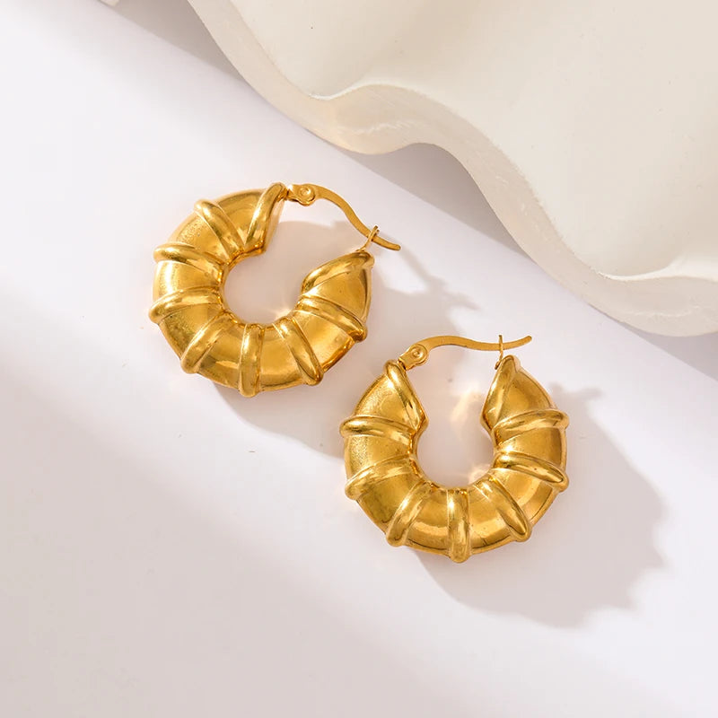 GANEMLY 316L Edelstahl Metall Goldfarben Creolen für Damen Neue Trendige Exquisite Wasserdichte Ohrschmuck Geschenk für Frauen