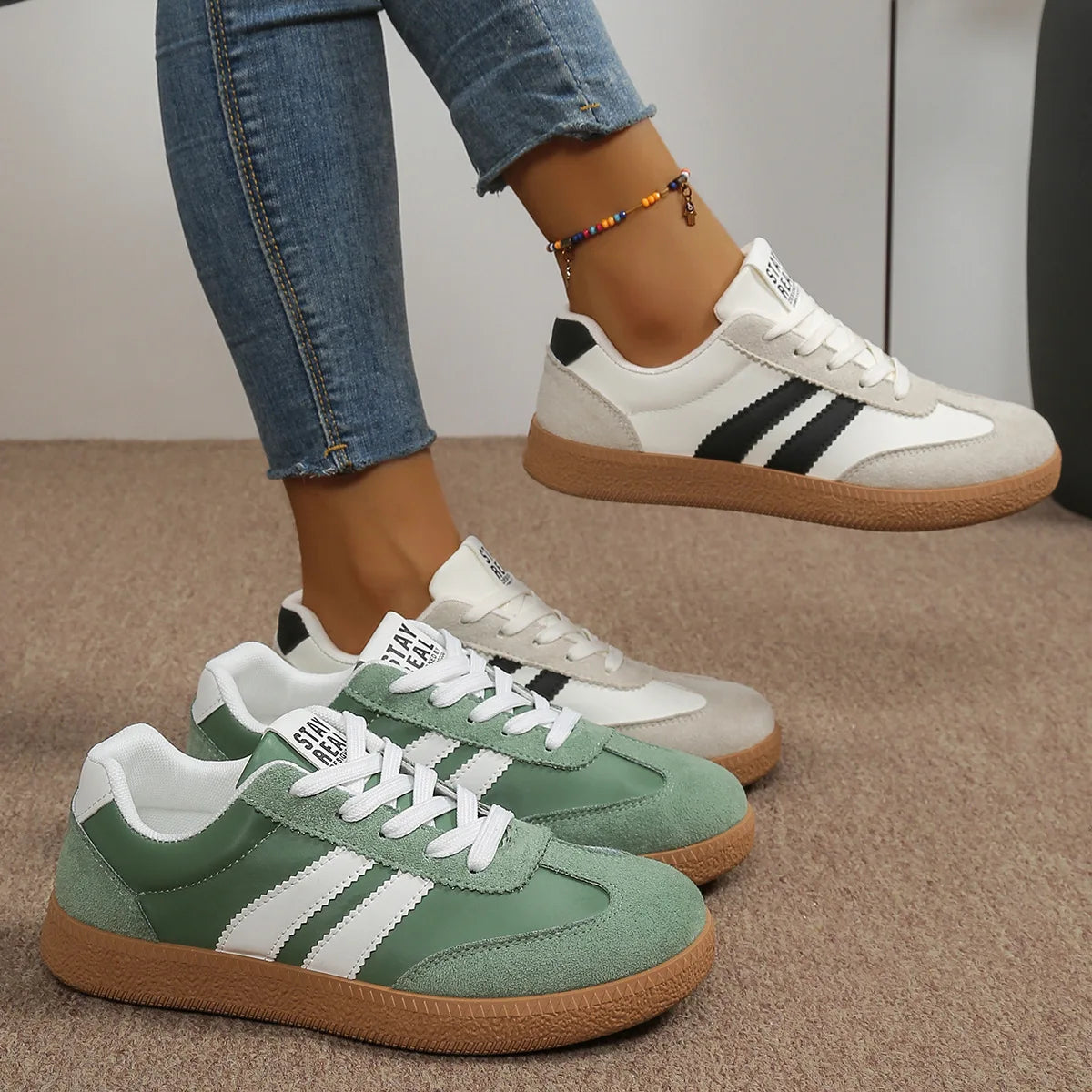 Modische sportliche weiße Turnschuhe mit runder Spitze, Farbblock, lässige Dequn-Schuhe, atmungsaktive Low-Top-Gummi-Außensohle für Damen
