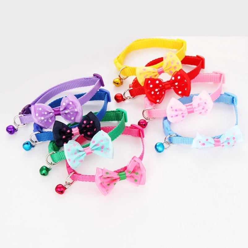 Modisches Schleifenhalsband für Hunde und Katzen, weiches und bequemes Haustierzubehör-Set mit Glocke, universelles Halsband für Katzen und Hunde.