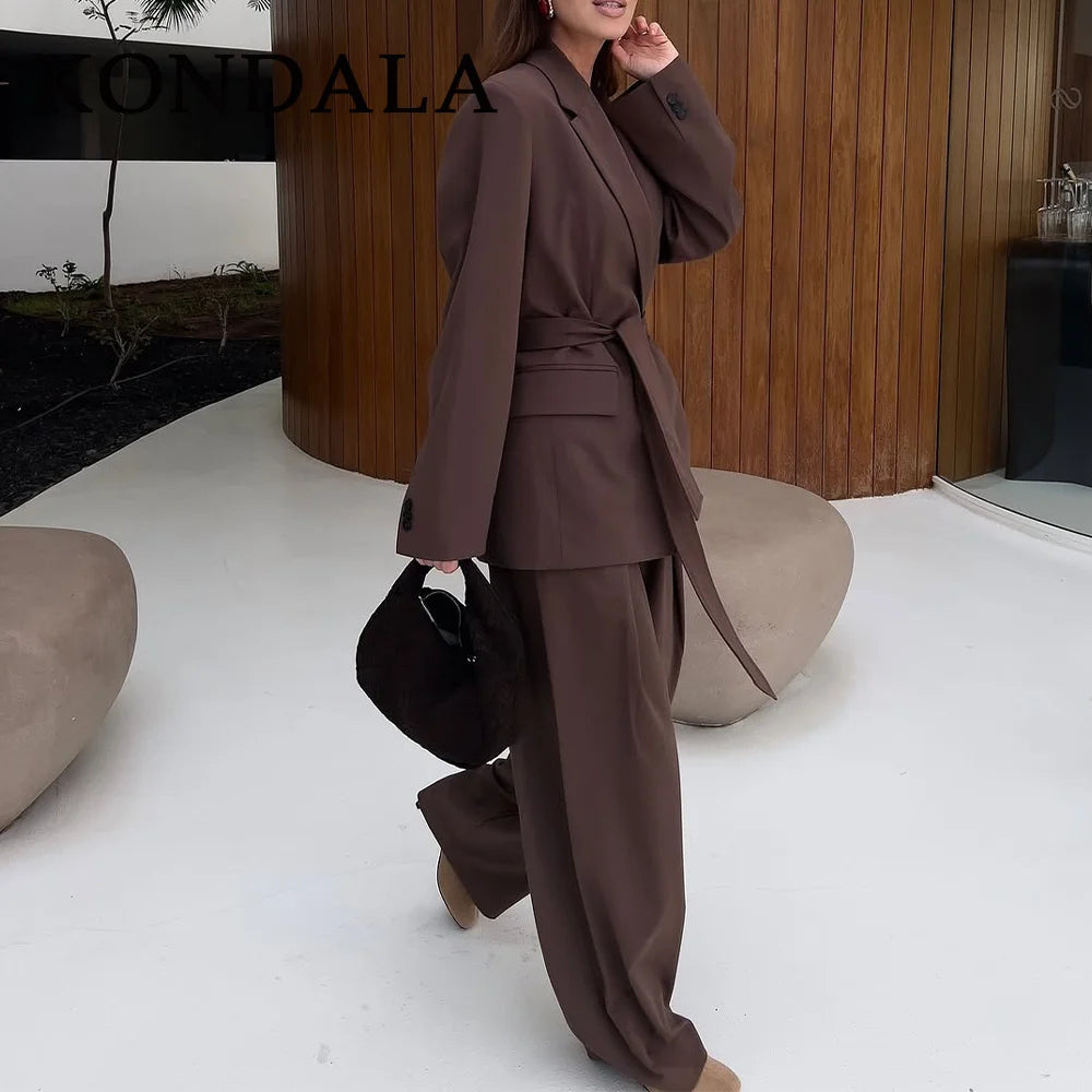 KONDALA 2026 Frühling Eleganter Brauner Damenanzug für Büro, Modischer Lässiger Blazer mit Gürtel, Oversized Shrug, Schicker Reißverschluss, Lange Hose